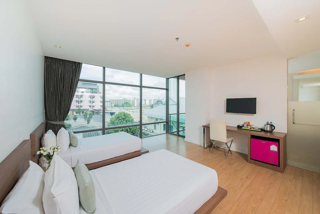 Superior Room — twin beds